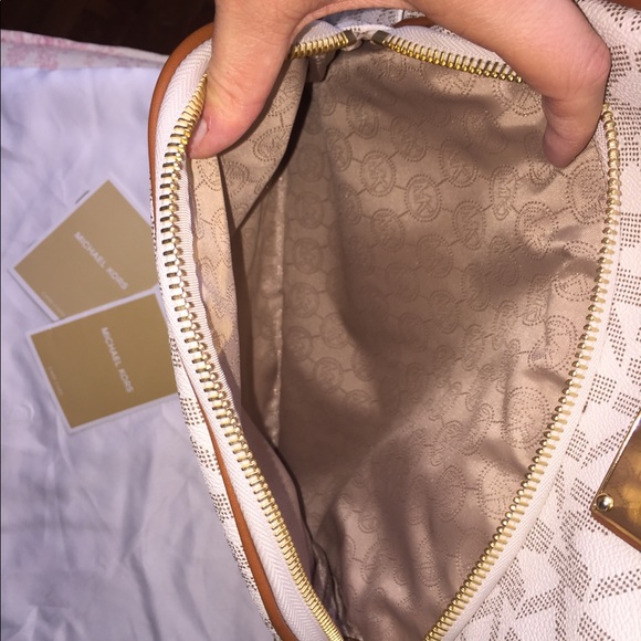 Michael Kors Signature backpack w dust bag & tags! - Picture 6 of 8